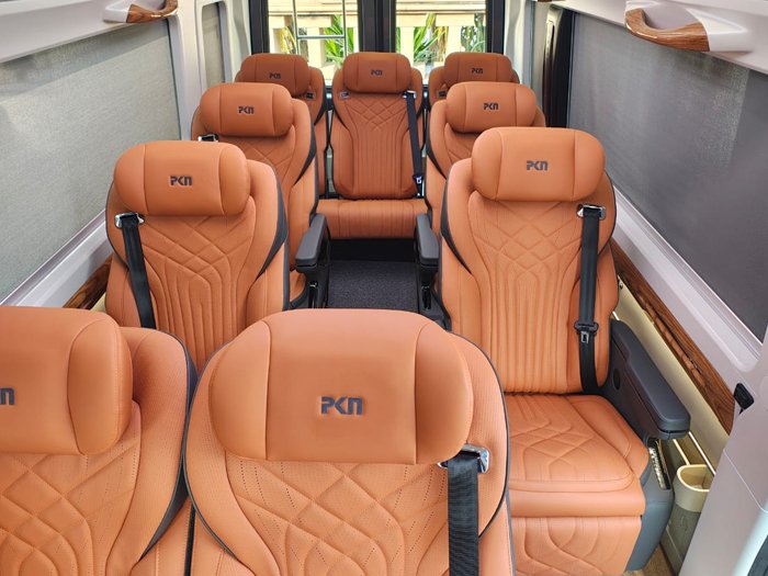 8 seater luxury tempo traveller in kochi